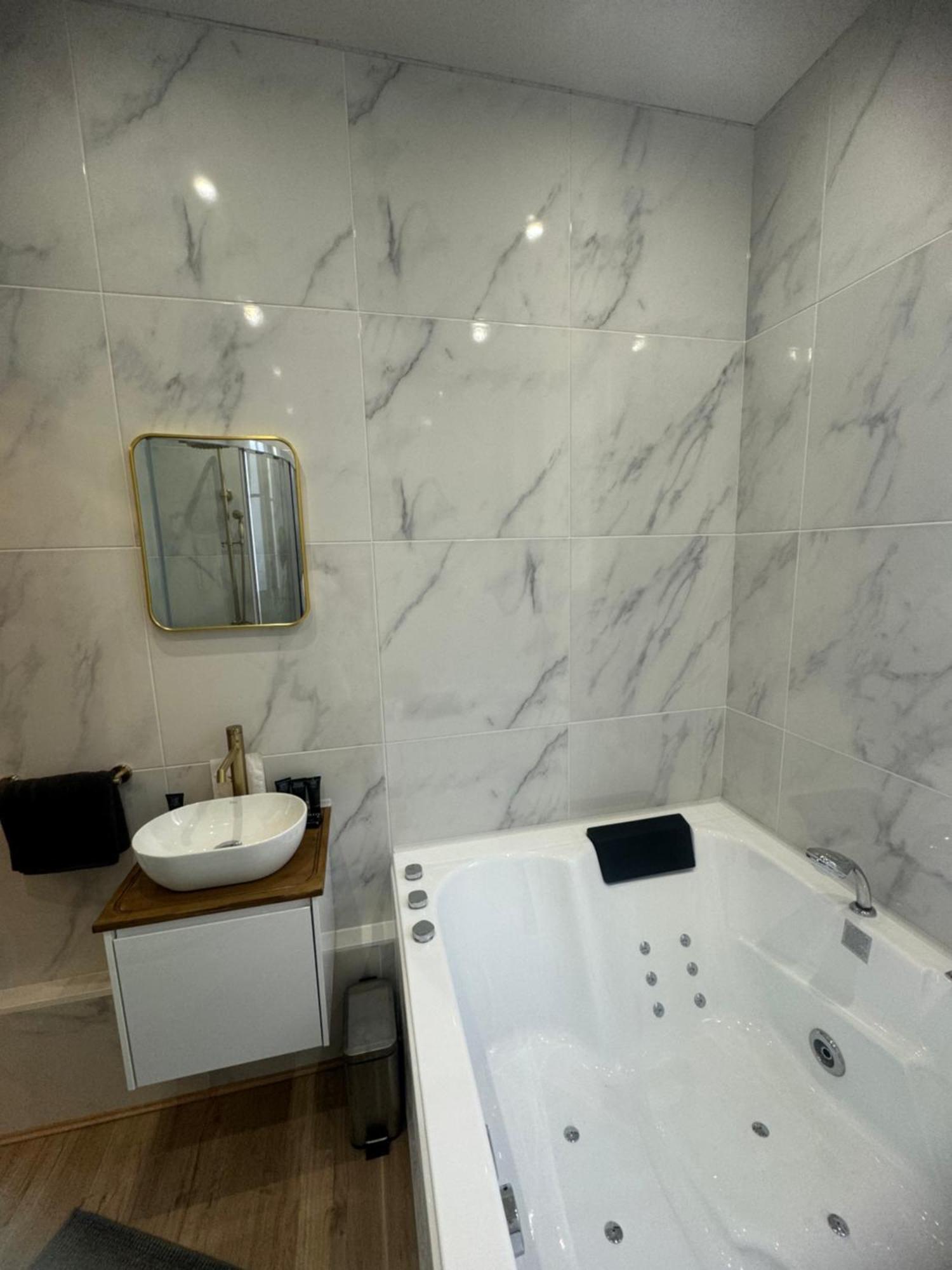 L'Experience Appartement & Spa Prive Chambéry Buitenkant foto